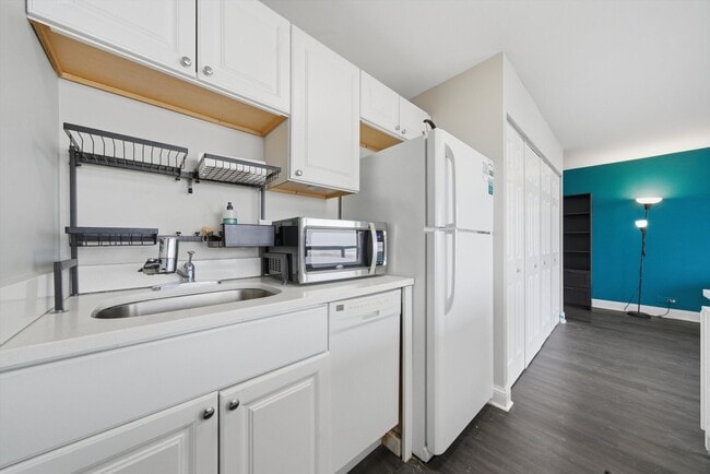 Foto del edificio - 4343 N Clarendon Ave