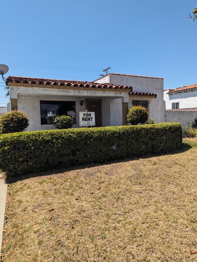 Foto principal - 642 W 103rd St