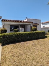 Building Photo - 642 W 103rd St