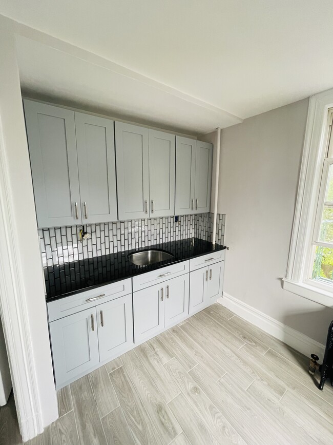 Kitchen Renovation - 10 Amackassin Ter