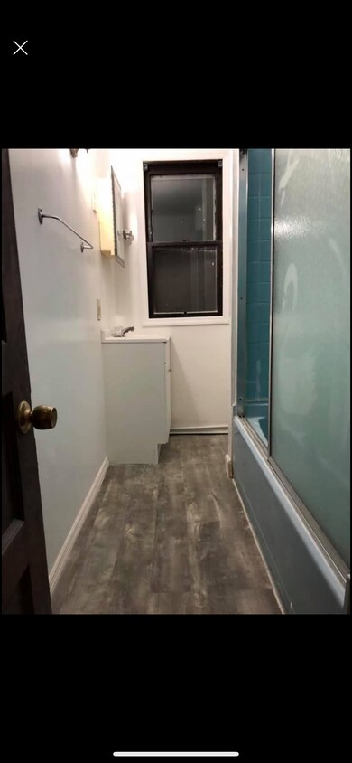 Foto del edificio - 341 Chapman Dr