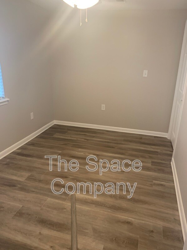 Foto del edificio - 1118 Gunn Ave