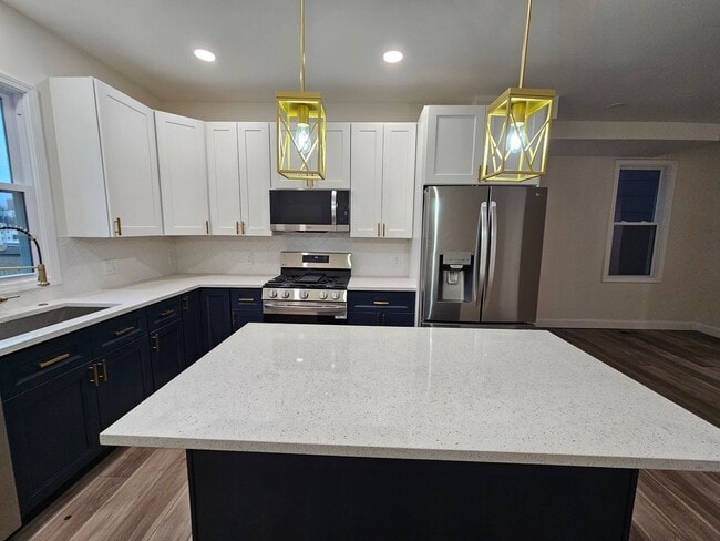 Amazing all new 4 bed 2.5 Bath House for rent! - Amazing all new 4 bed 2.5 Bath House for rent!