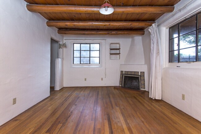 Foto del edificio - NE 2 Bedroom 1 1/2 Bath