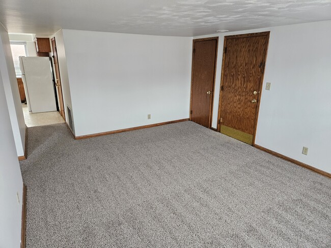 Building Photo - 6485 Diana Dr