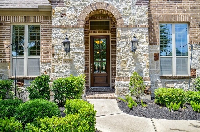 Building Photo - 27522 Blackstone Canyon Ln