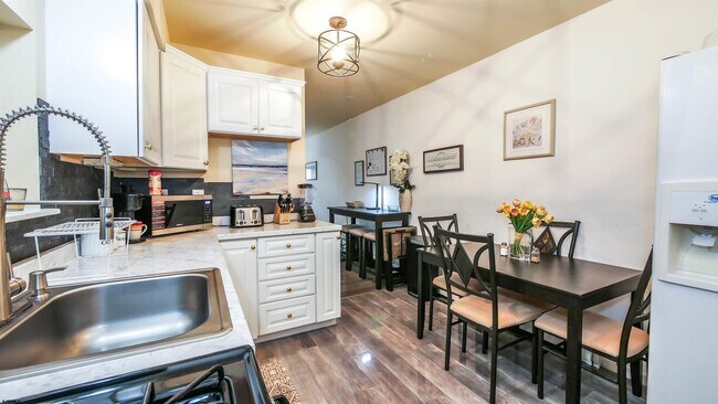 Foto del edificio - 7 Metropolitan Ave