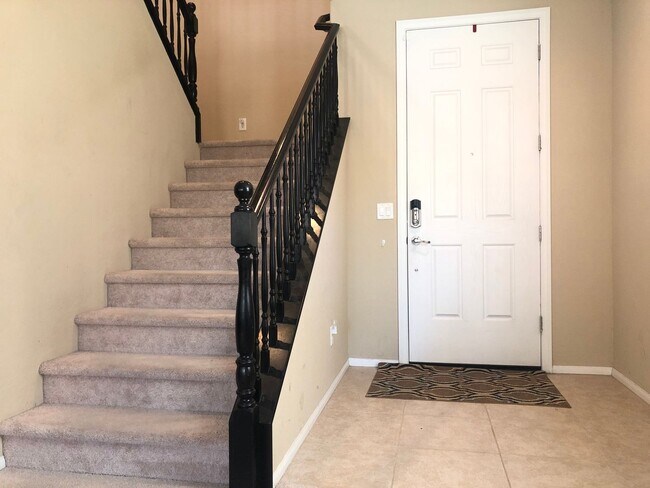 Foto del edificio - AVAILABLE NOW 4BED/ 2.5 BATH W/ LOFT