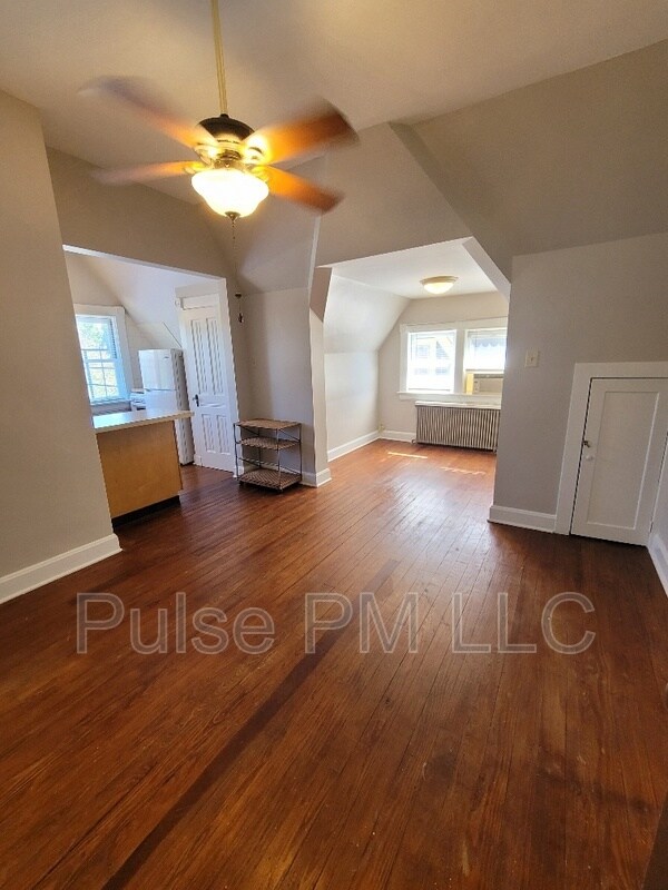 Photo - 634 Greenup St Apartment