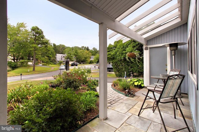 Foto del edificio - 8629 Reseca Ln