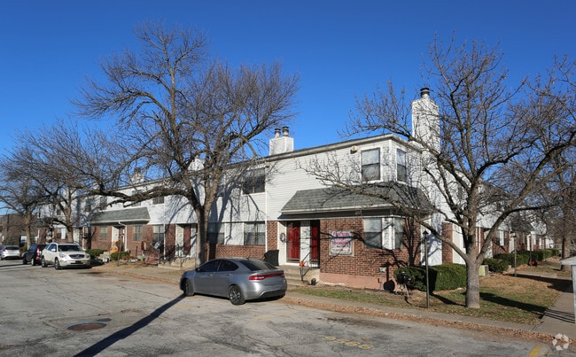 Building Photo - Princeton Court