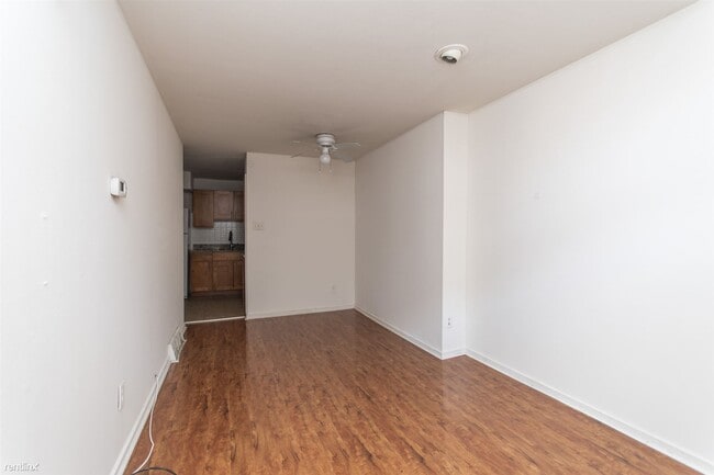 Building Photo - 2 br, 1 bath Duplex - 2041 N 15TH ST Unit 1