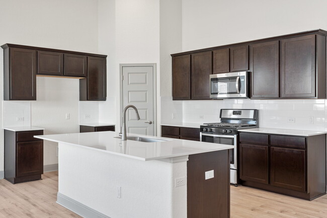 Kitchen - 16820 Casa Anna Dr