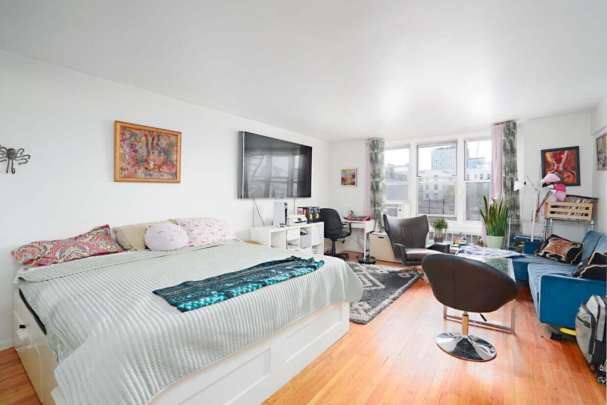 Foto principal - 150 Hawthorne St