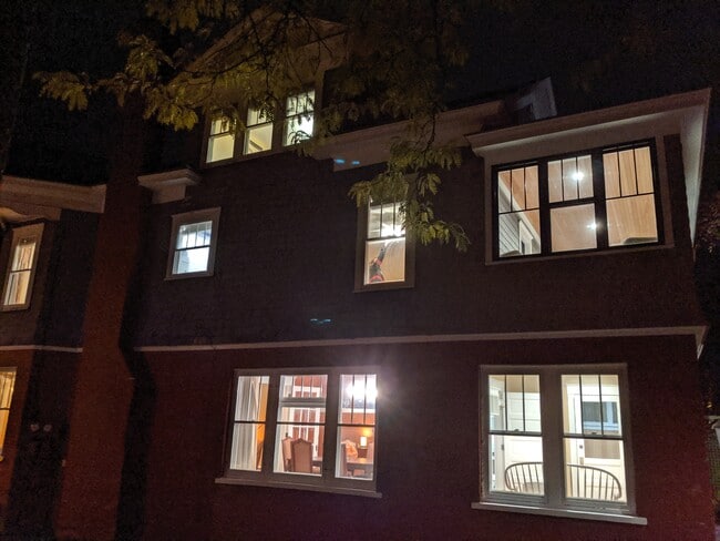 Exterior nocturno - 82 Hungerford Terrace