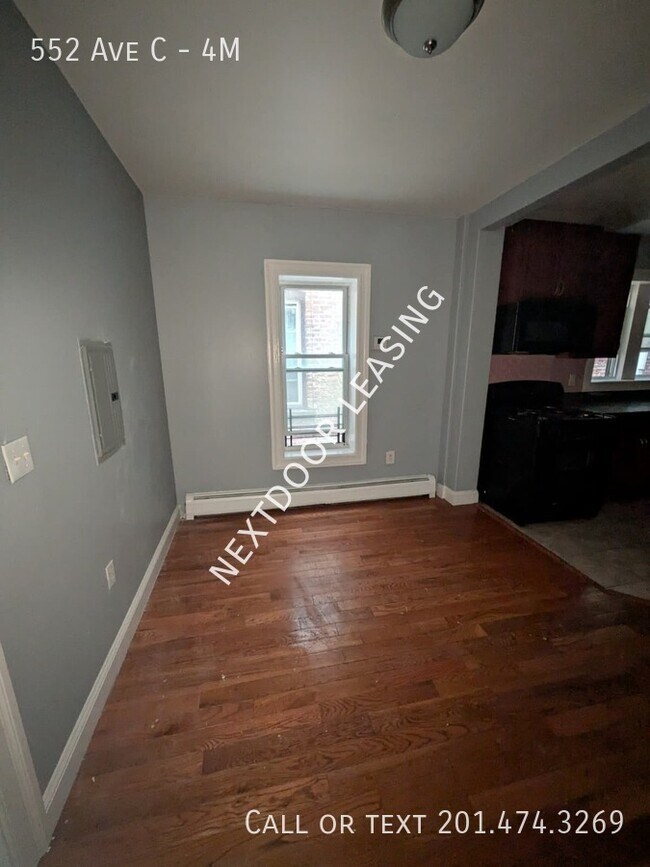 Building Photo - 552 Avenue C
