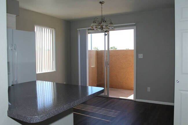 Foto del edificio - Renovated 2x2 Condo Located in N Phoenix!