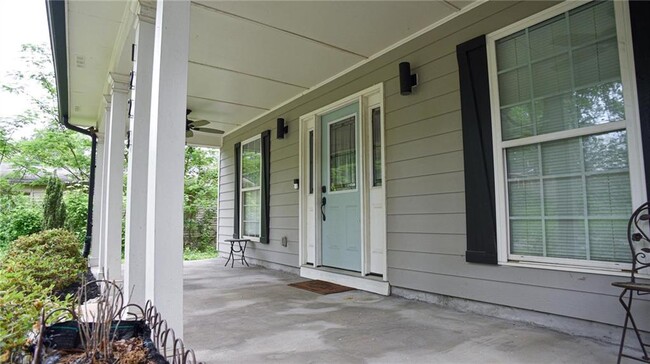 Foto del edificio - 1223 Bridges Ave SW