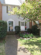 Building Photo - 2225 Ascot Ln