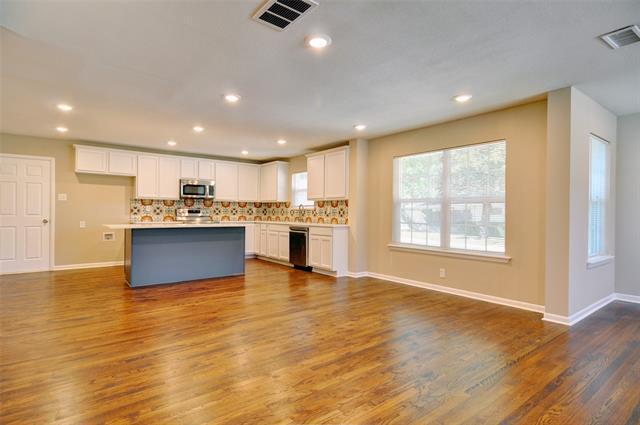 Building Photo - 3700 Jeanette Dr
