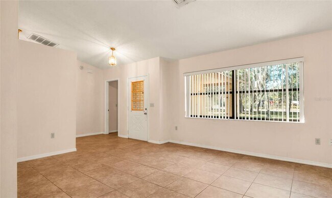 Building Photo - 10960 Echo Loop