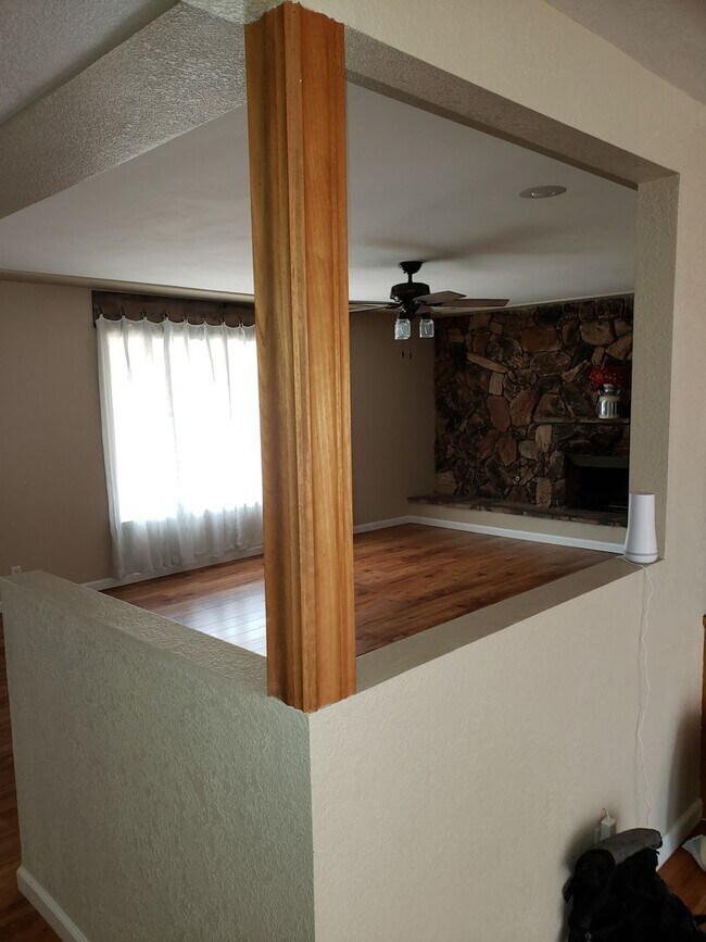 Foto del edificio - HORSE'S HORSE'S.....GREAT HOUSE WITH LOTS OF LAND AND A BARN