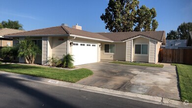 Building Photo - 12108 Cochise Dr