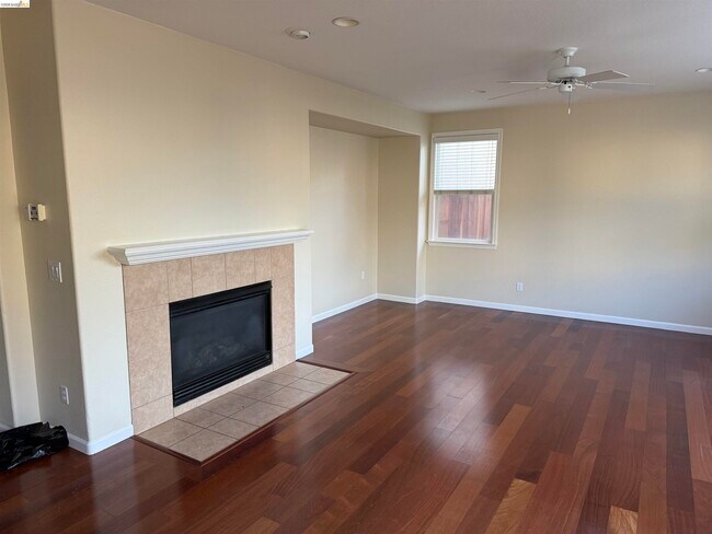 Foto del edificio - 5107 Fern Ridge Cir