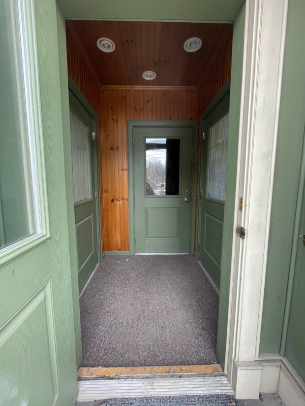 Foto del edificio - 122 E Main St