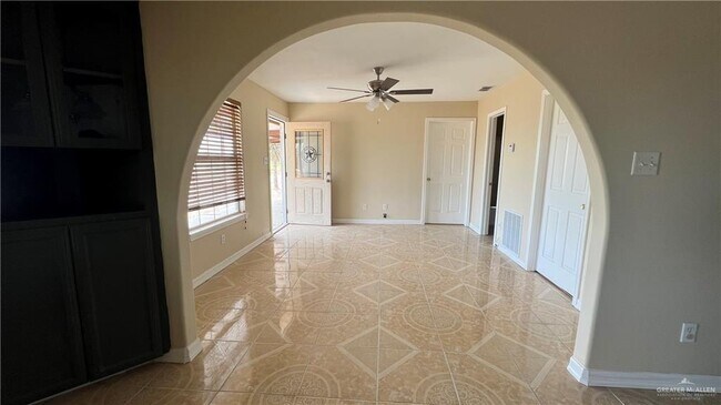 Foto del edificio - 17 N Seminary Rd