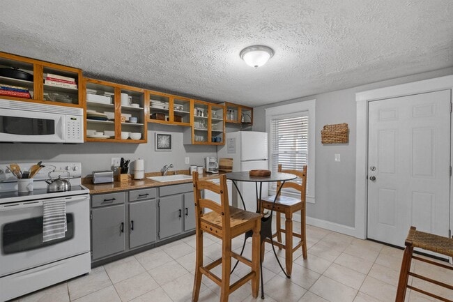 Foto del edificio - 65 S Elm St