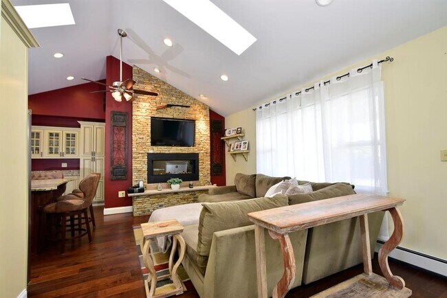 Foto del edificio - 62 Reposa Sq