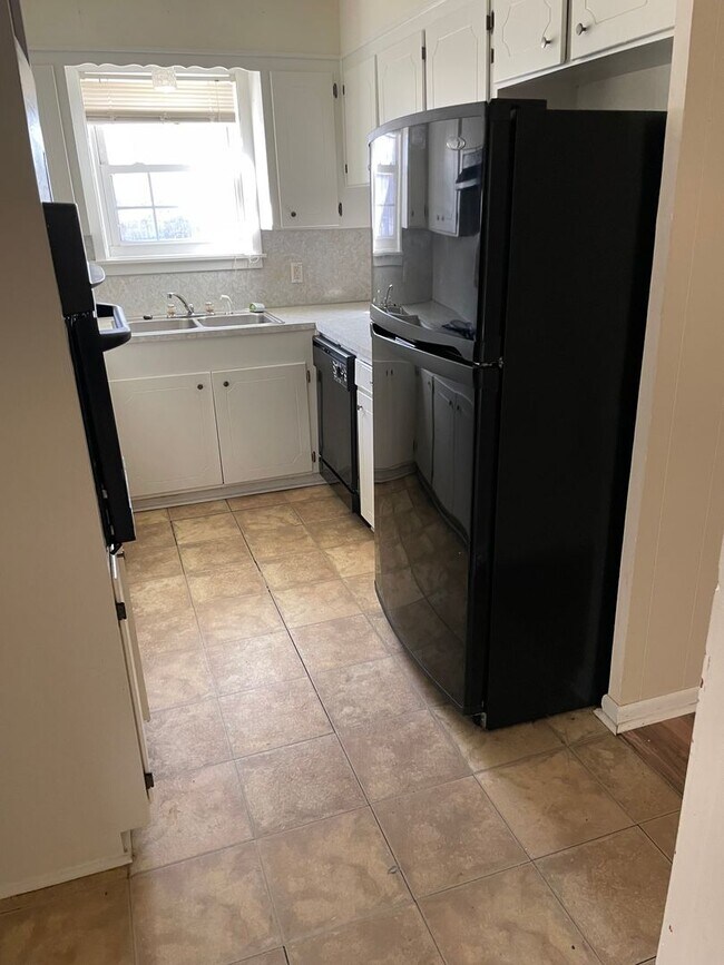 Foto del edificio - 9058 Alvis Ln