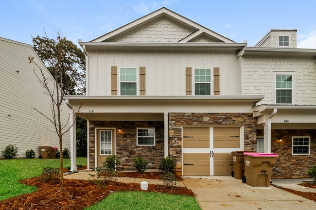 Building Photo - 110 Riley Cir