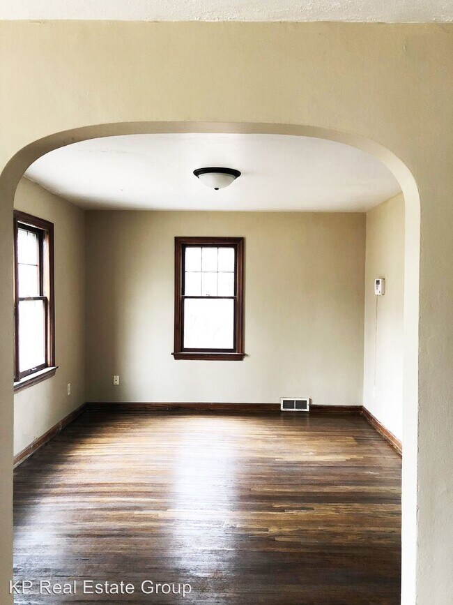 Building Photo - 3 br, 1 bath House - 1453 E 24th Ave
