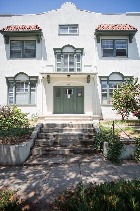 Primary Photo - 3921 Marathon St