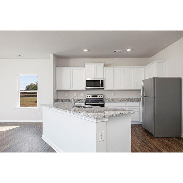 Building Photo - 563 Meadows Farm Dr