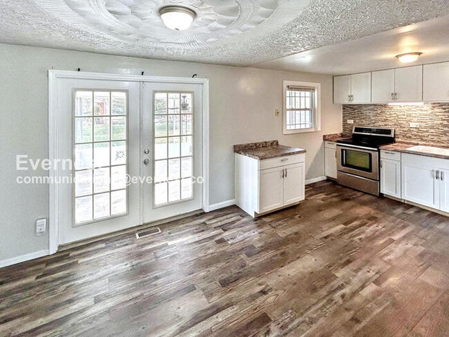 Building Photo - 6418 McLean St