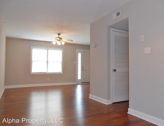 Building Photo - 210 Emerald Park Ct