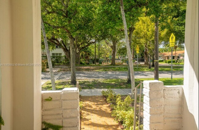 Foto del edificio - 2121 SW 13th Ave