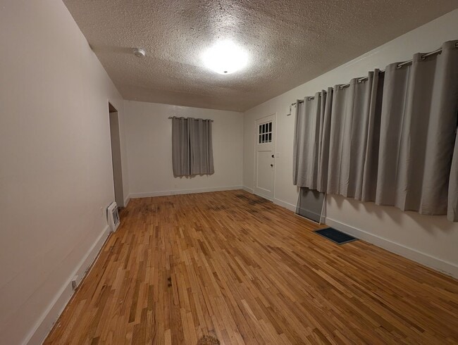 Building Photo - NW 8th Duplex