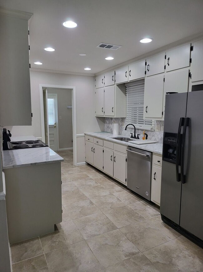 4 Bed, 2 baths in the Verner School zone a... House Rental in