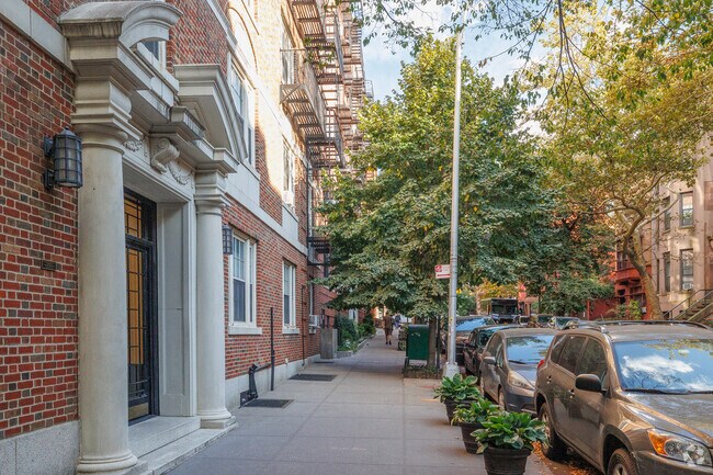 East sidewalk view - 225 Lincoln Pl