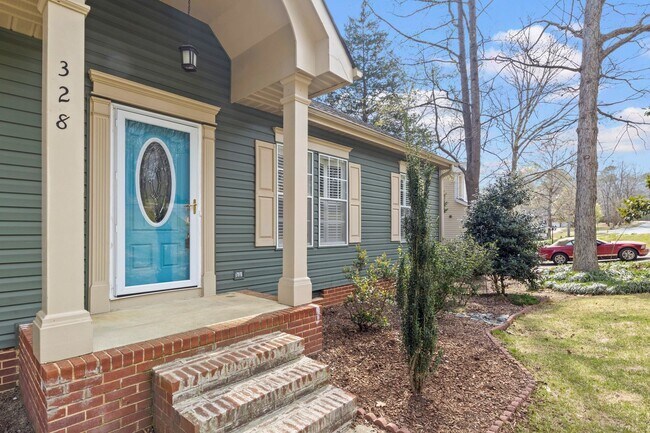 Foto del edificio - 328 Glencoe Dr