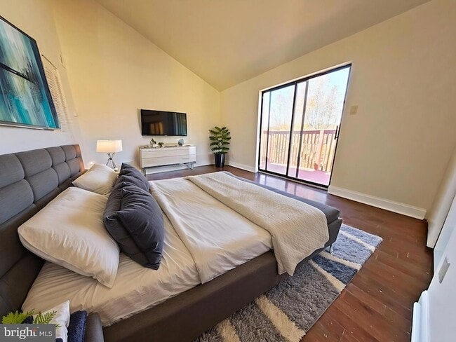 Photo - 828 N 26th St Apartment