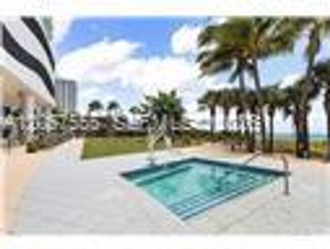 Foto del edificio - 6801 Collins Ave