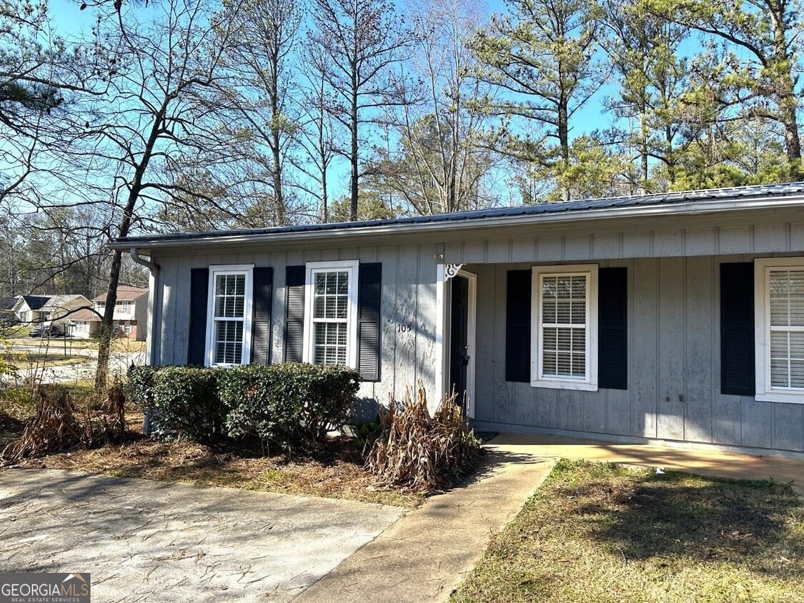 105 Pine Terrace Unit 105, Palmetto, GA 30268 Room for Rent in