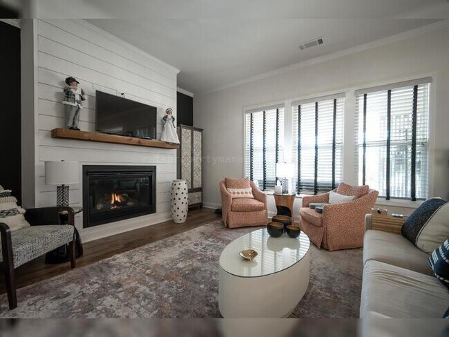 Foto del edificio - 729 Glenside Dr
