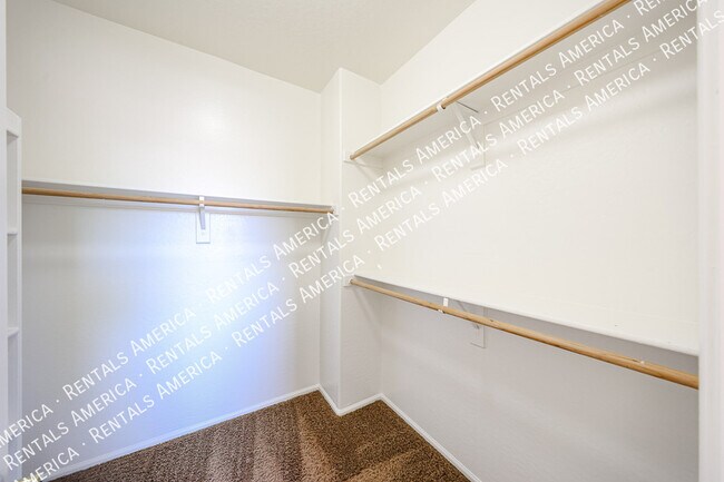 Building Photo - 17268 W Elaine Dr