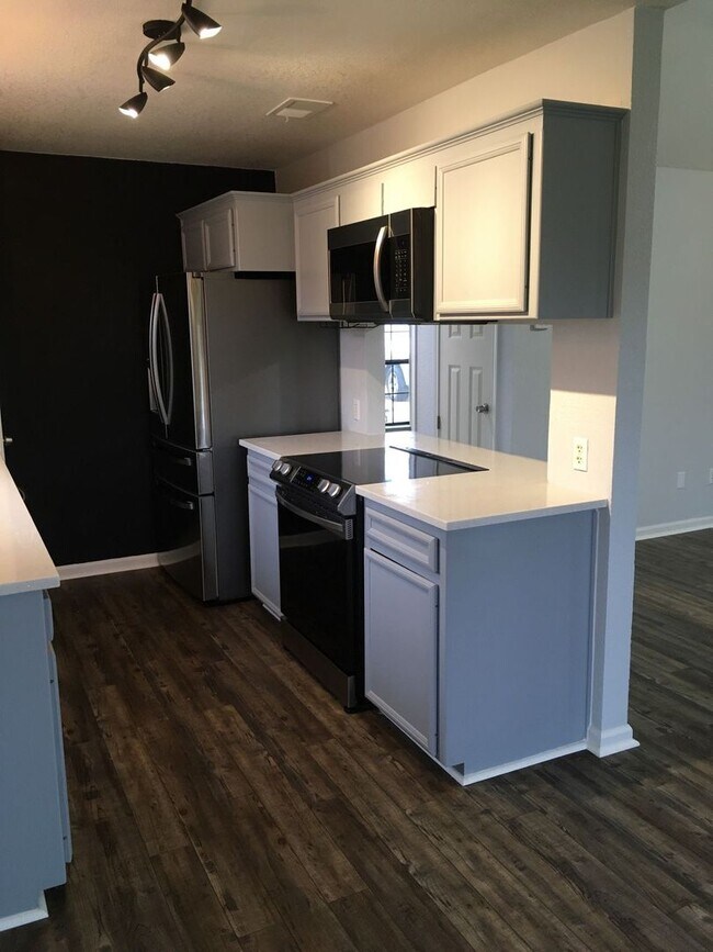 Foto del edificio - COMING SOON!